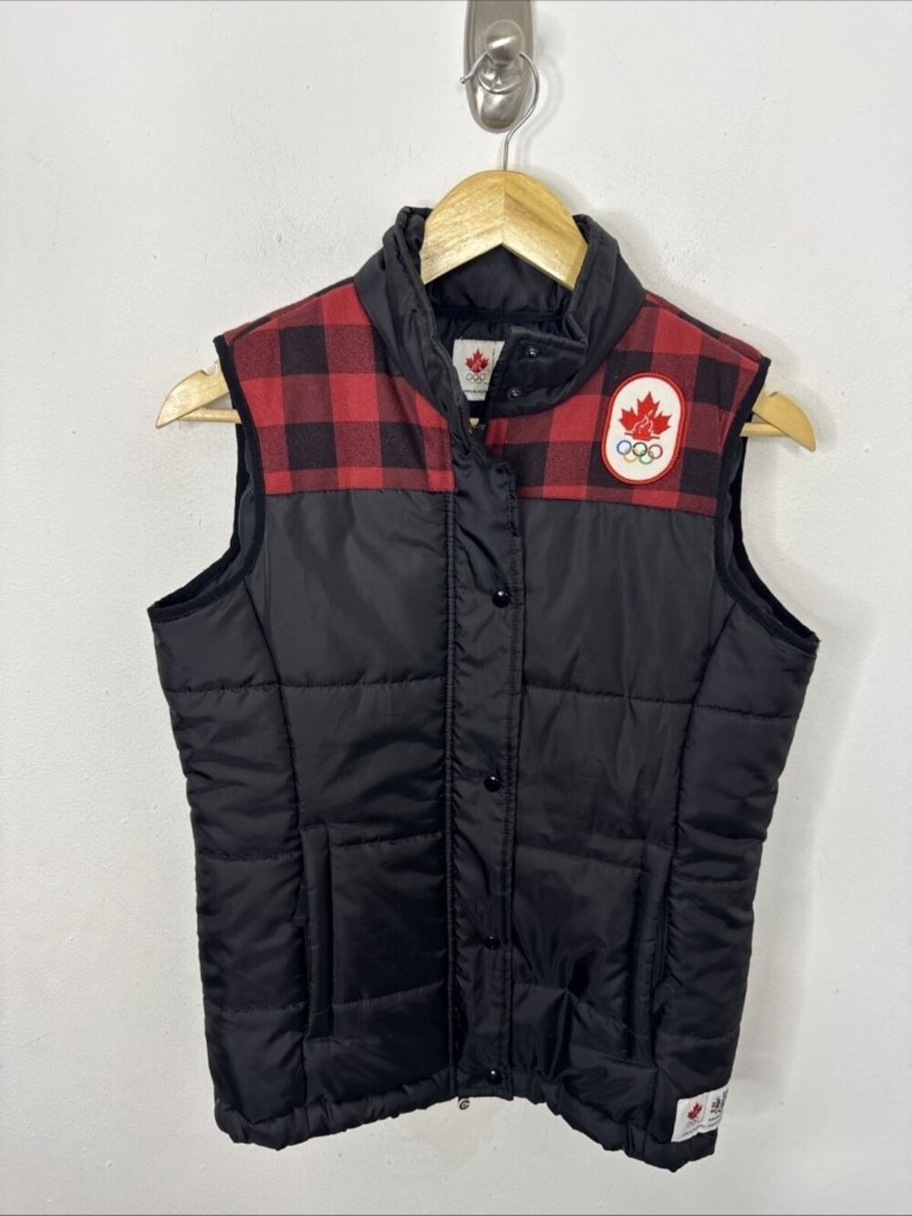 Hudson’s Bay Woman XS Olympic Canada Buffalo Plaid Vest Black
